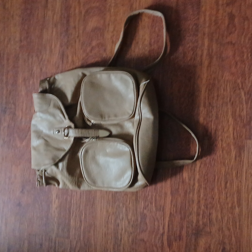 💟Vegan leather backpack